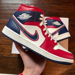 Jordan 1 Mid USA